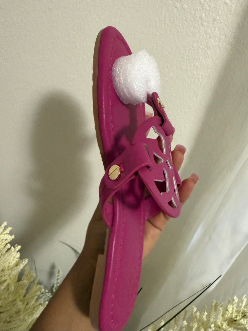 Tory Burch Fuchsia Miller Cutout Leather Thong Sandals - Picture 3 of 3